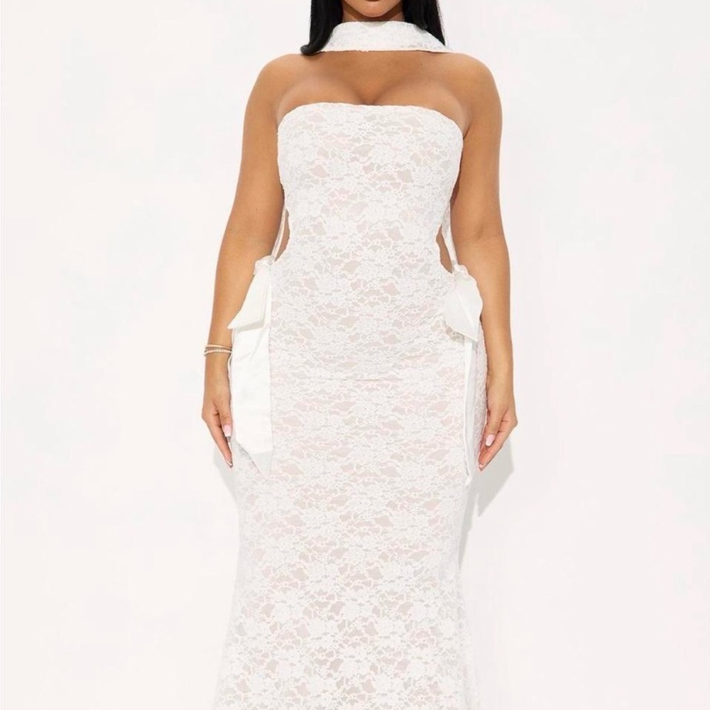 Fashion Nova Strapless White Lace Dress